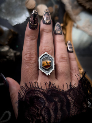 The Hollow Ring - Size 8