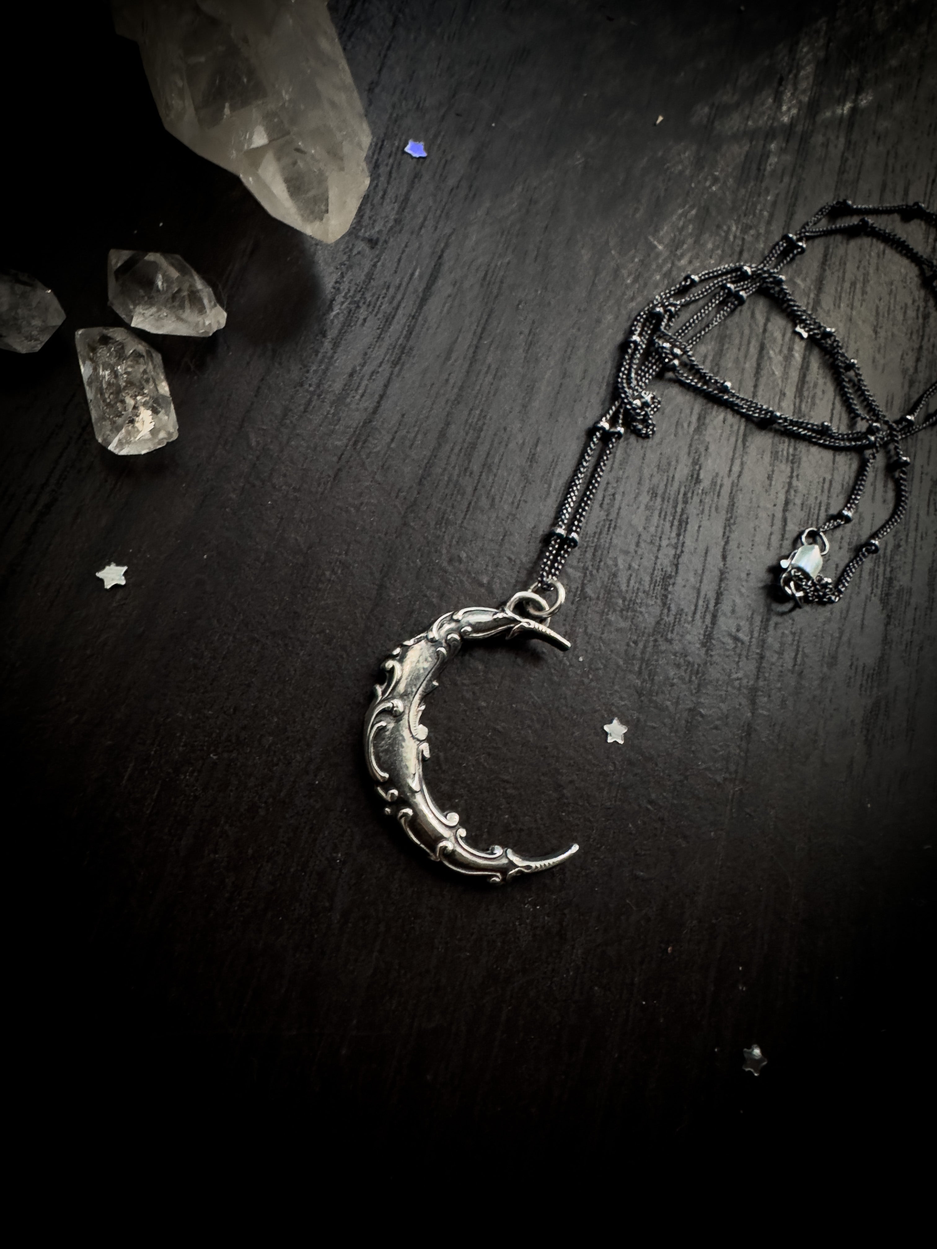 Collier de lune de deuil